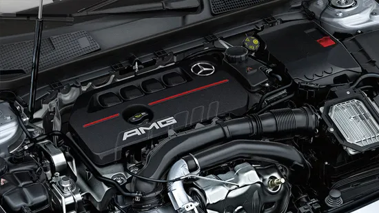 Motor AMG de cuatro cilindros y 2,0 litros con turbocompresor