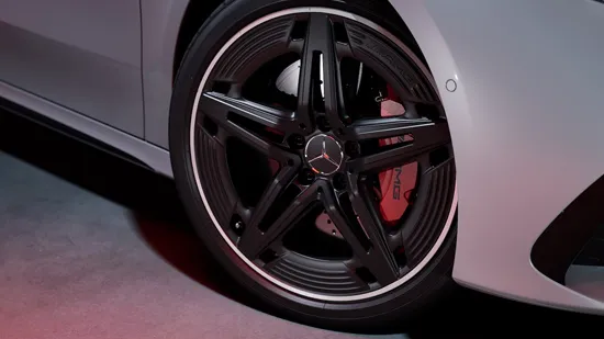 Llantas de aleación AMG de 19" y 5 radios dobles