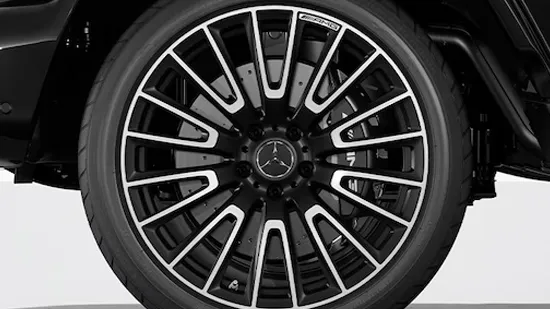 Pinzas de freno AMG delanteras y traseras pintadas de negro